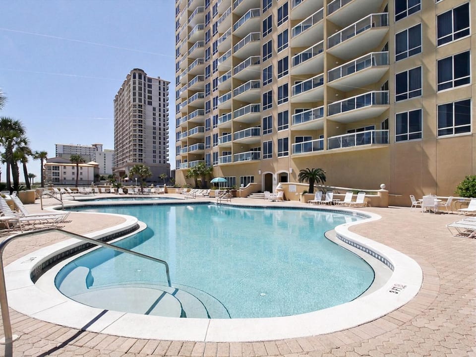 Property building, Balcony/Terrace, Swimming pool