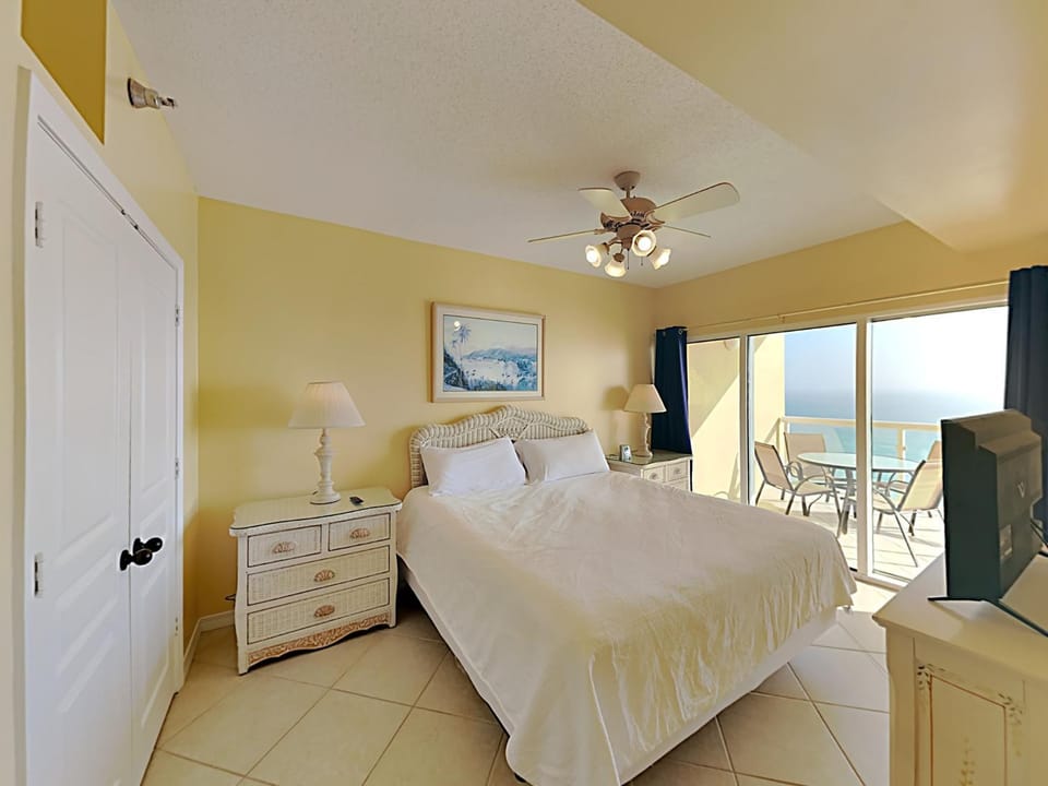 Bed, Balcony/Terrace, Seating area, Bedroom, Sea view, furniture