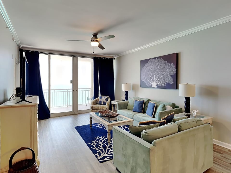 TV and multimedia, Balcony/Terrace, Living room, Seating area, Sea view, furniture