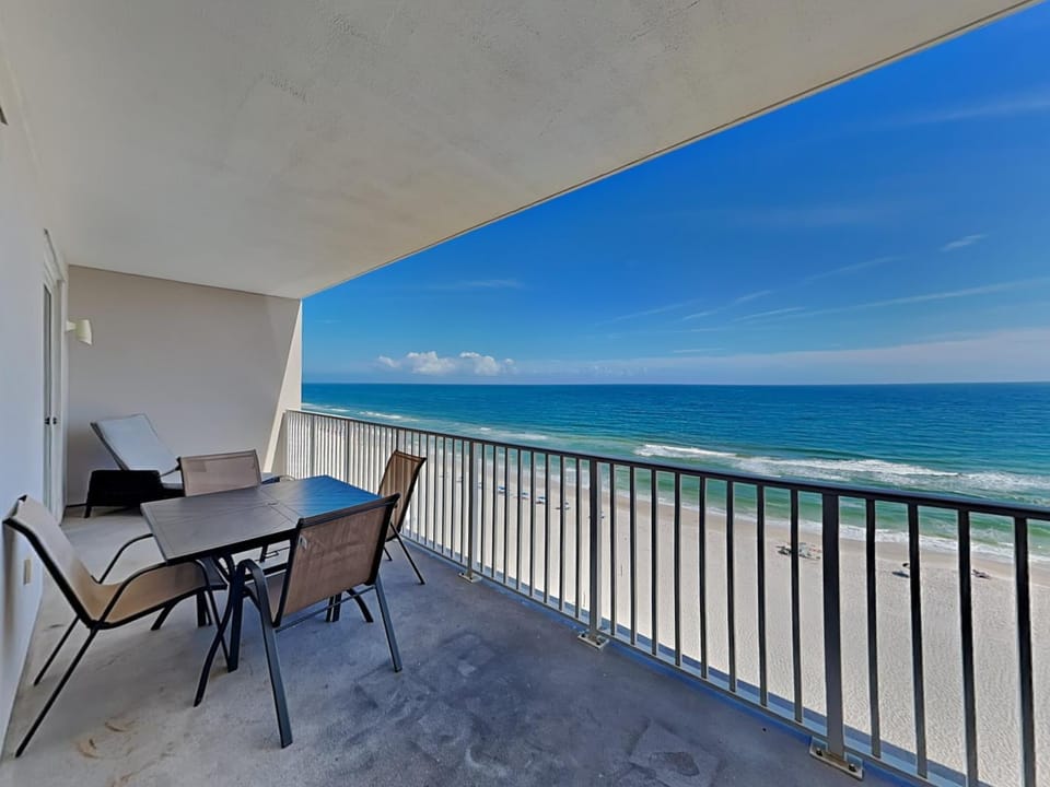 View (from property/room), Balcony/Terrace, Seating area, Beach, Sea view