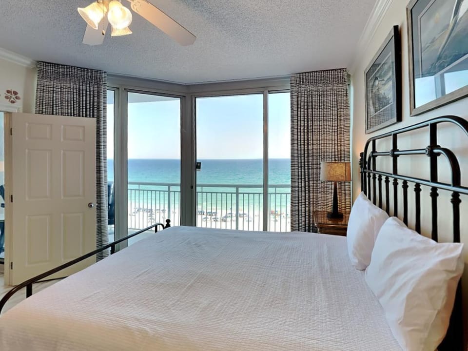 Bed, Balcony/Terrace, Beach, Bedroom, Sea view