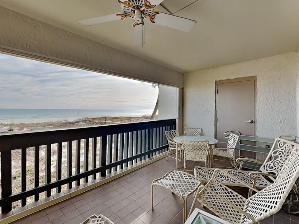 Balcony/Terrace, Seating area, Beach, Sea view