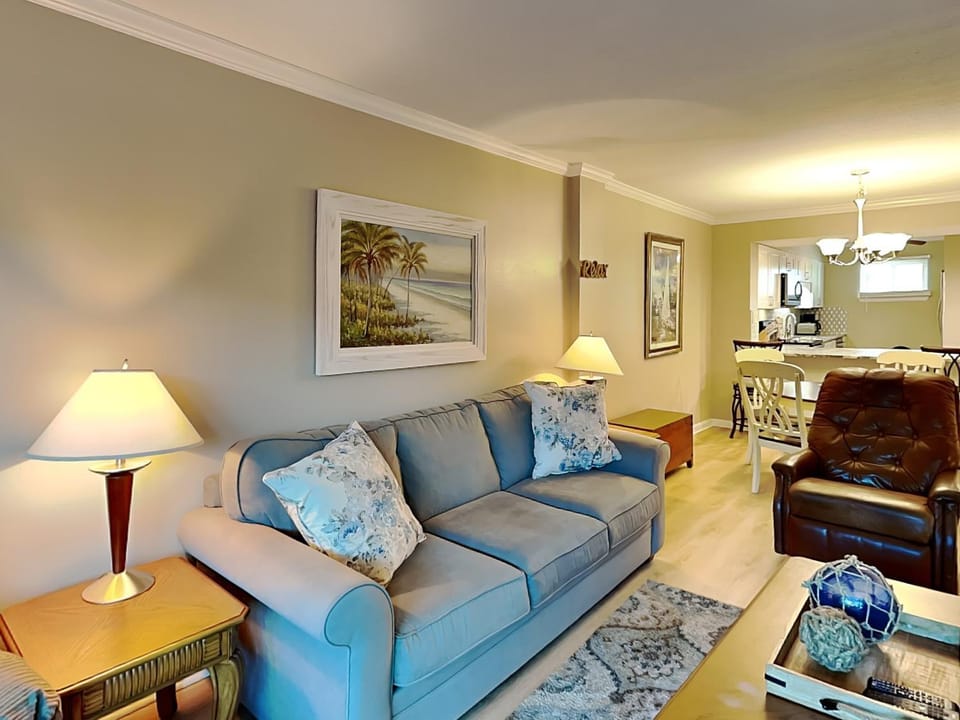 Kitchen or kitchenette, Living room, Seating area, Dining area, furniture