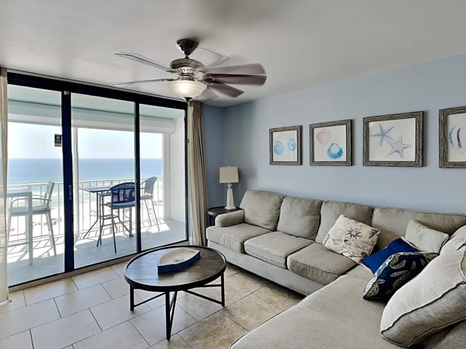Balcony/Terrace, Living room, Seating area, Sea view, furniture