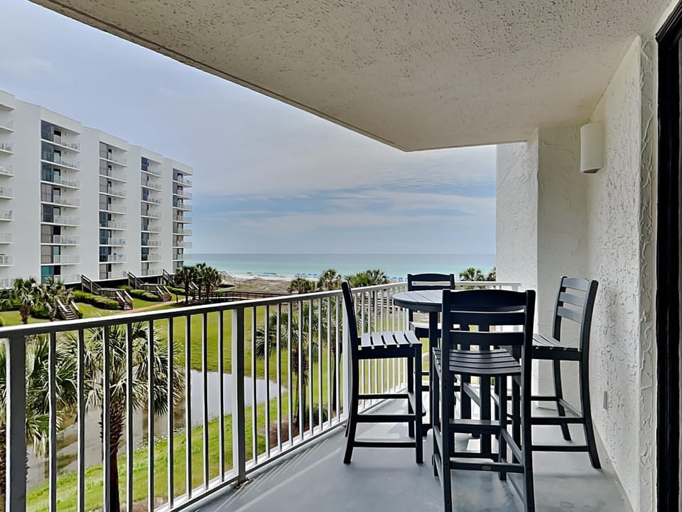 Natural landscape, Garden, Balcony/Terrace, Seating area, Sea view