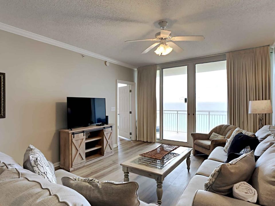 TV and multimedia, Balcony/Terrace, Living room, Seating area, Sea view, furniture