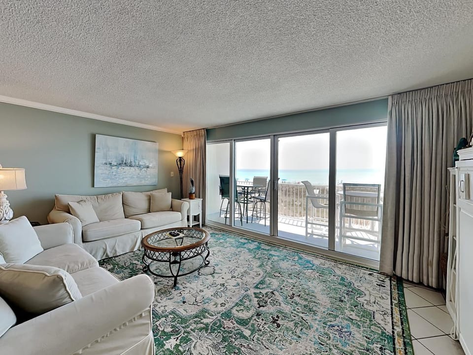 Balcony/Terrace, Living room, Seating area, Sea view, furniture