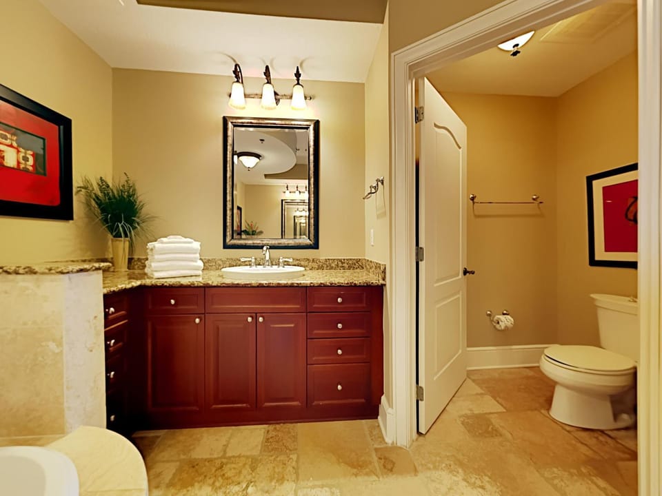 Toilet, Bathroom, Bath, towels
