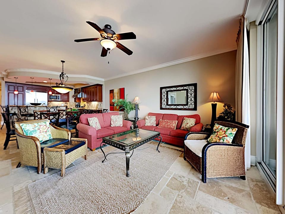 Kitchen or kitchenette, Living room, Seating area, Dining area, furniture