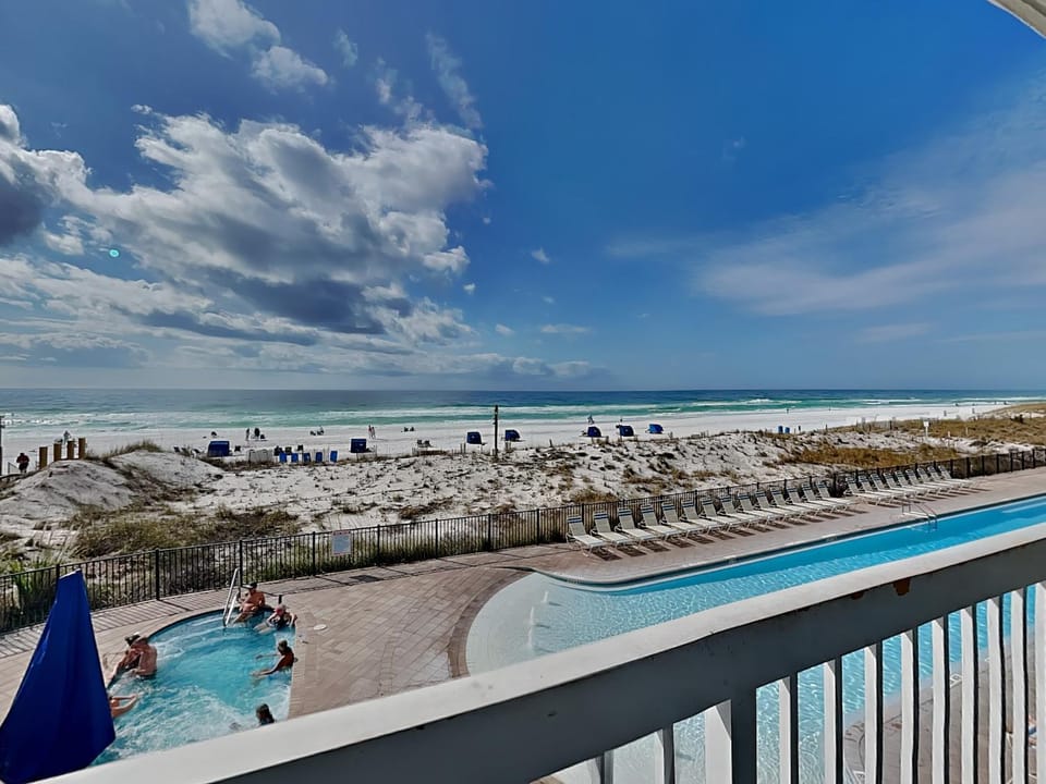 Balcony/Terrace, Beach, Pool view, Sea view, Swimming pool