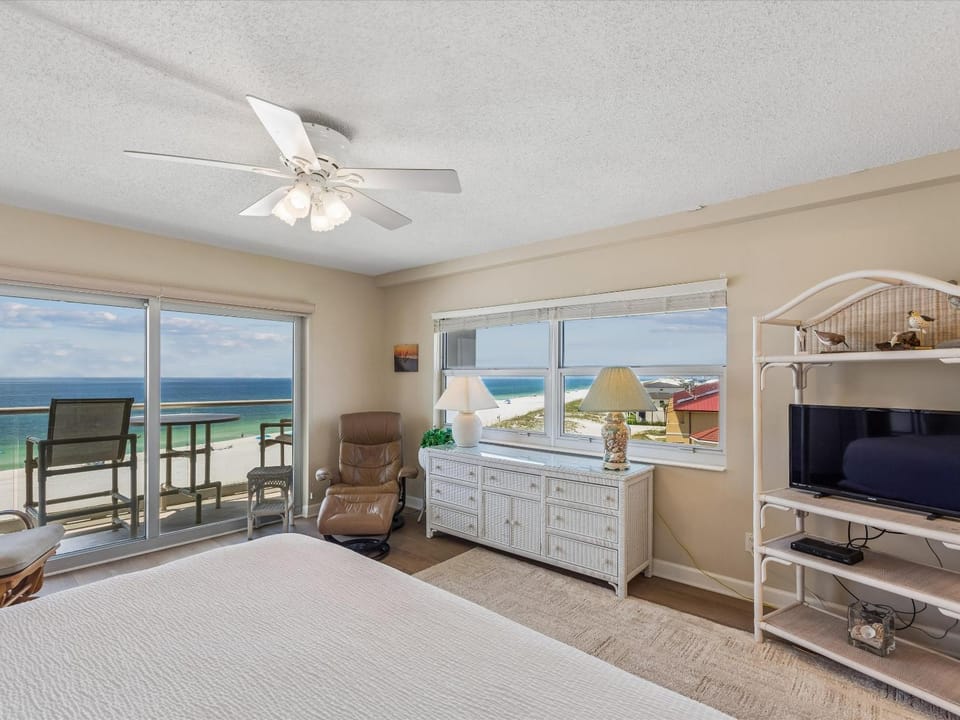 Bed, TV and multimedia, Balcony/Terrace, Bedroom, Sea view, furniture