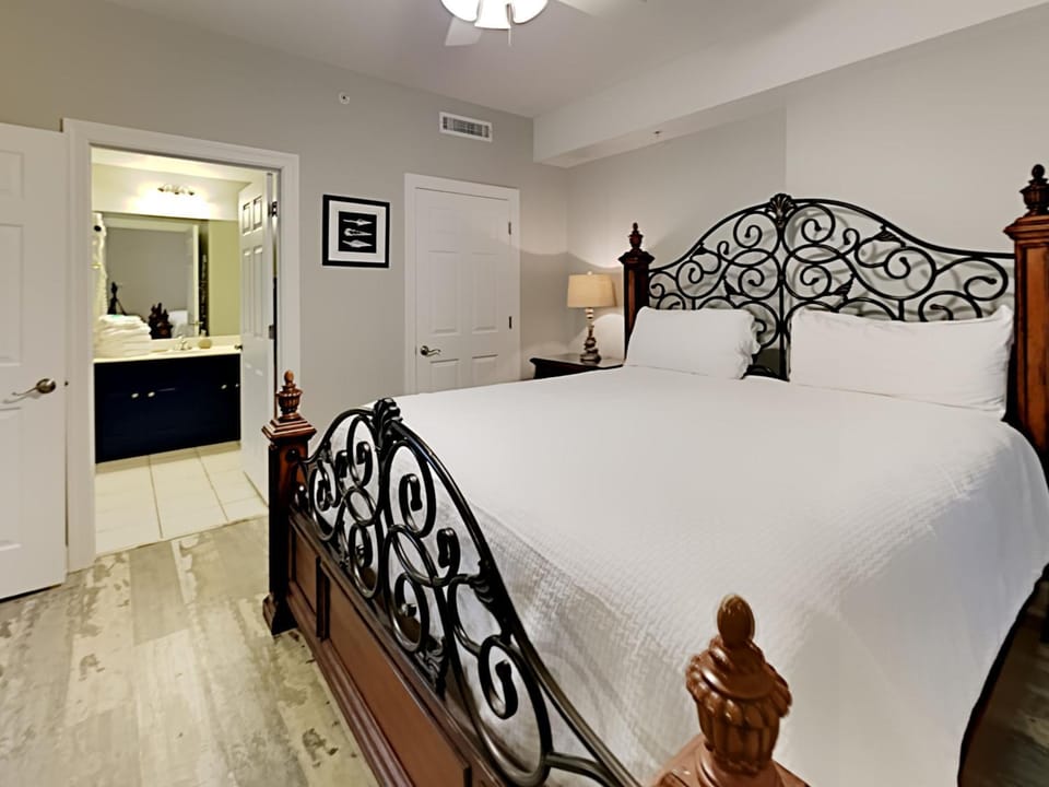 Bed, Bathroom, Bedroom, air conditioner