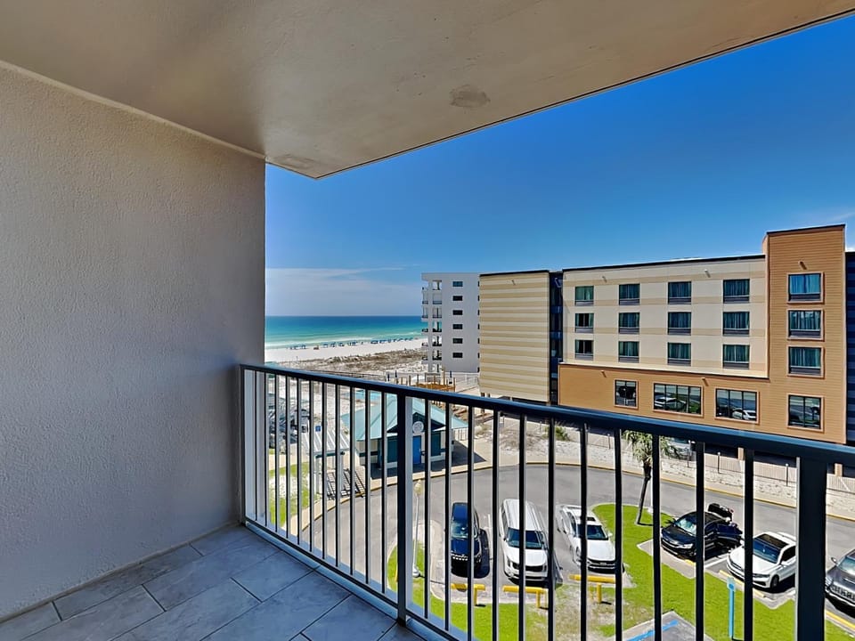 Balcony/Terrace, Beach, Sea view, Parking