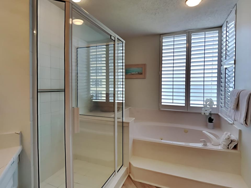 Shower, Bathroom, Bath, towels