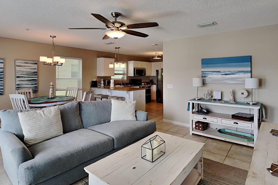 Kitchen or kitchenette, Living room, Seating area, Dining area, furniture
