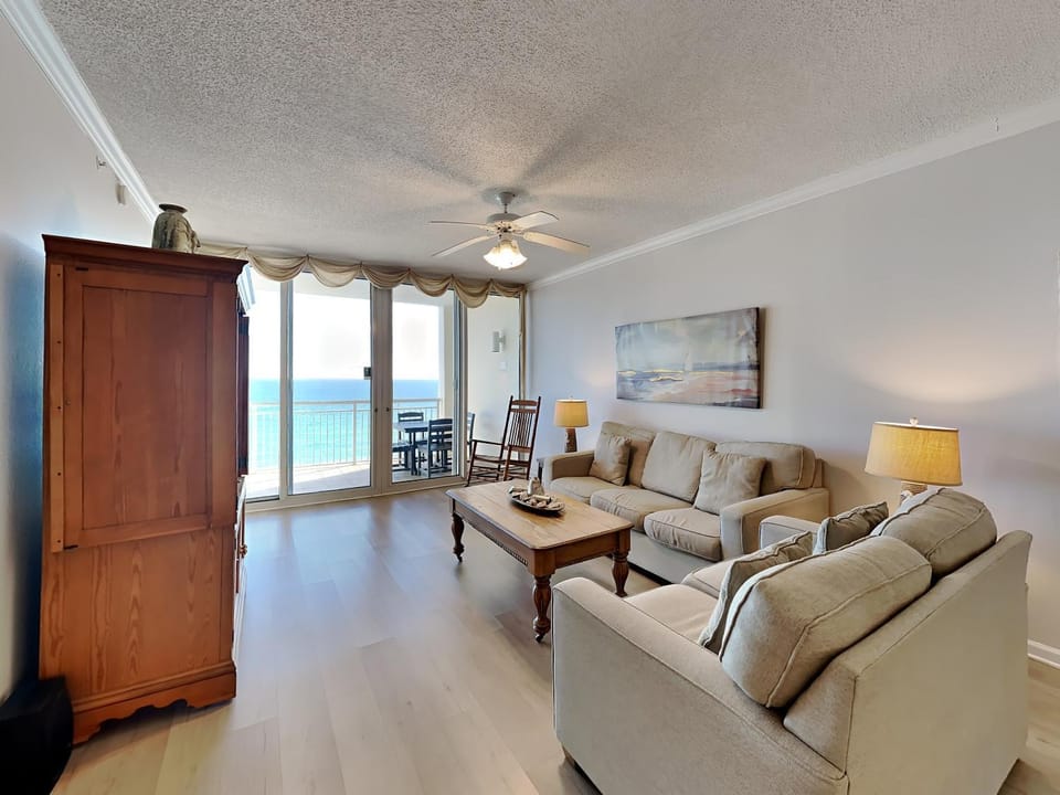 TV and multimedia, Balcony/Terrace, Living room, Seating area, Sea view, furniture