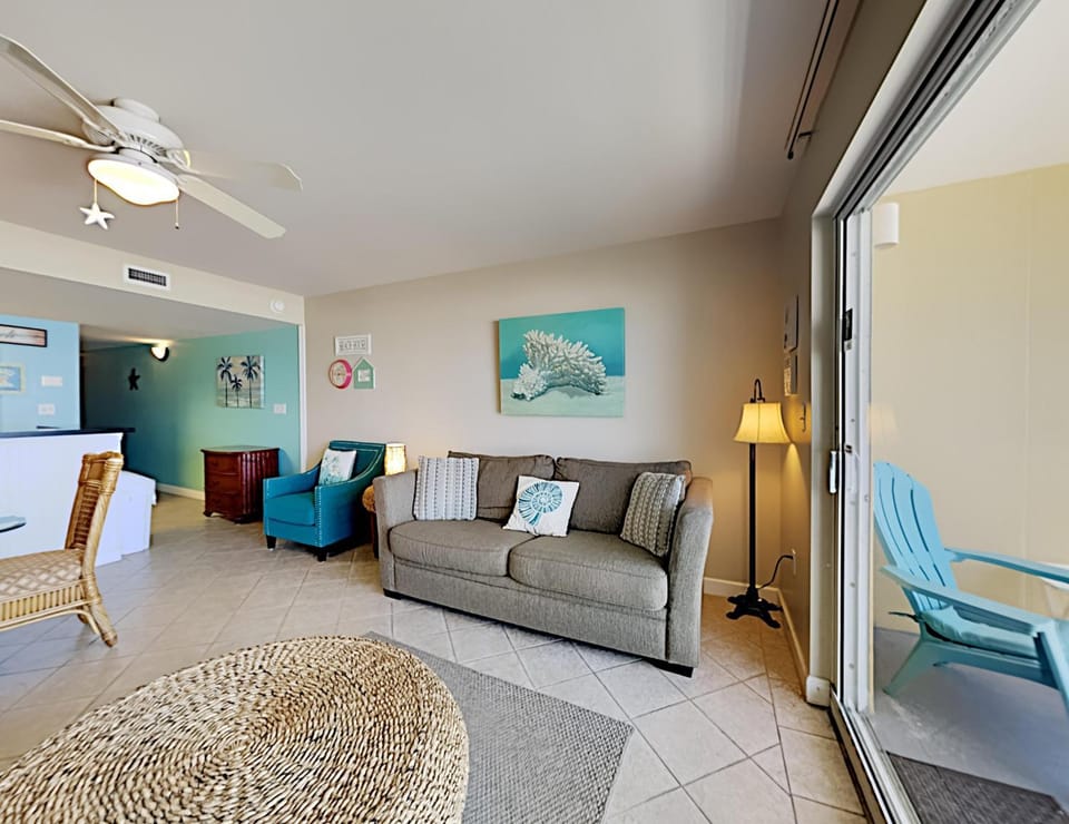 Balcony/Terrace, Living room, Seating area, furniture