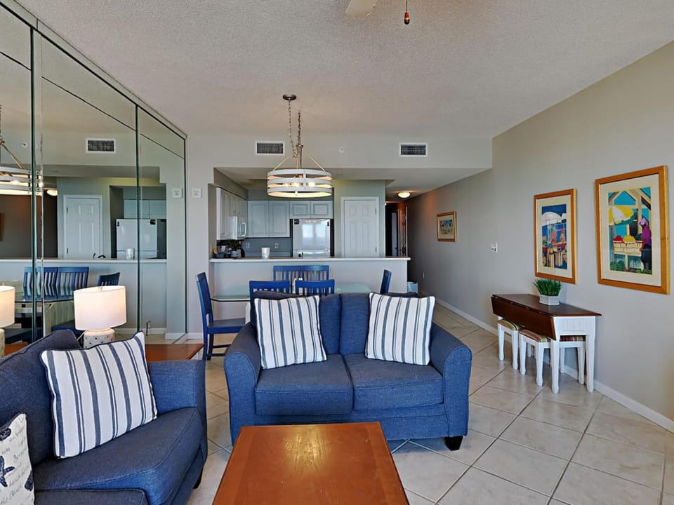 Living room, Seating area, Dining area, furniture, air conditioner
