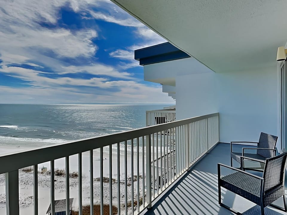 Balcony/Terrace, Seating area, Beach, Sea view