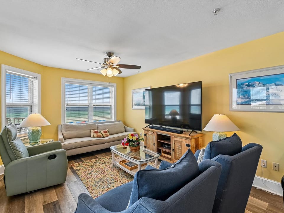 TV and multimedia, Living room, Seating area, furniture