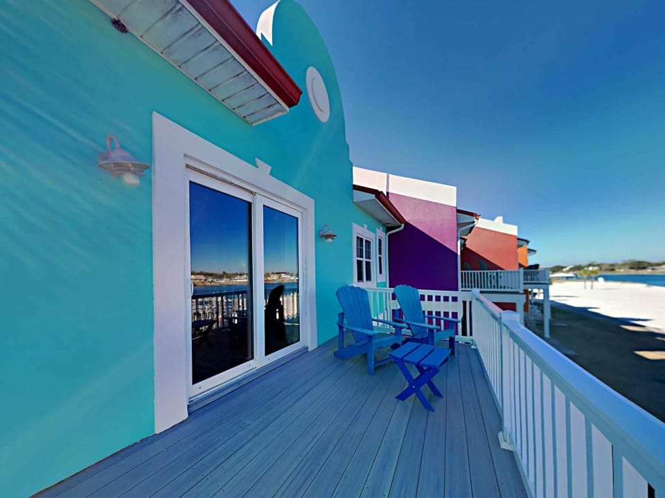 Property building, Balcony/Terrace, Sea view