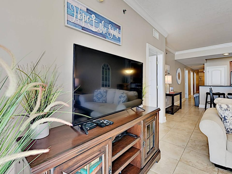 TV and multimedia, Living room, Seating area, furniture