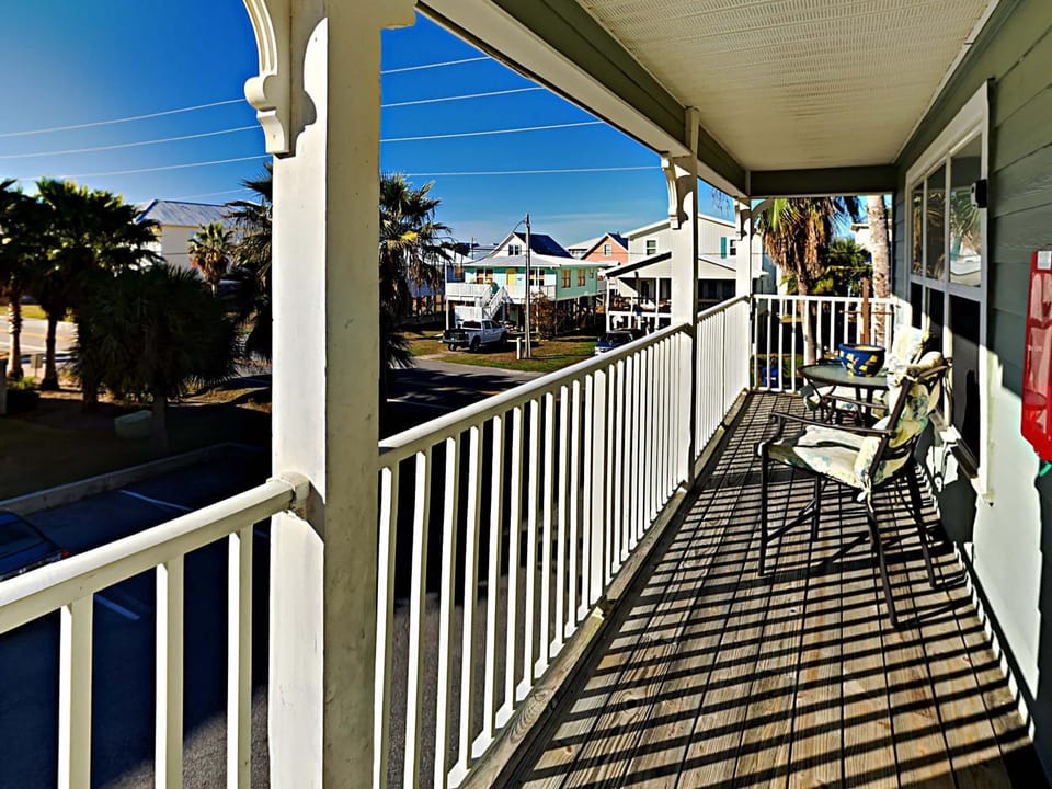 Neighbourhood, Balcony/Terrace, Seating area, Street view