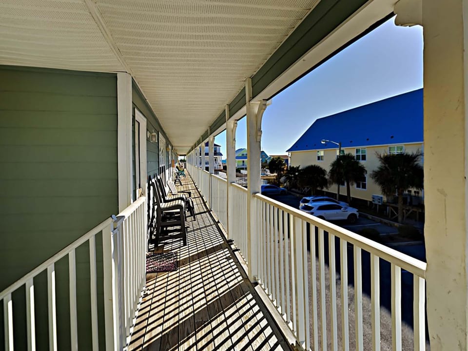 Balcony/Terrace, Seating area, Parking