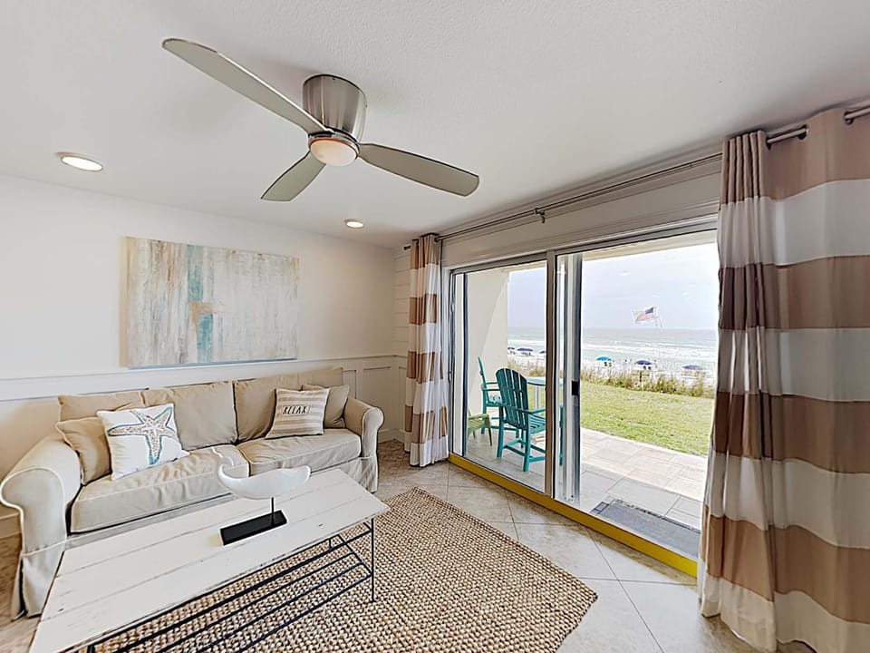 Balcony/Terrace, Living room, Seating area, Sea view