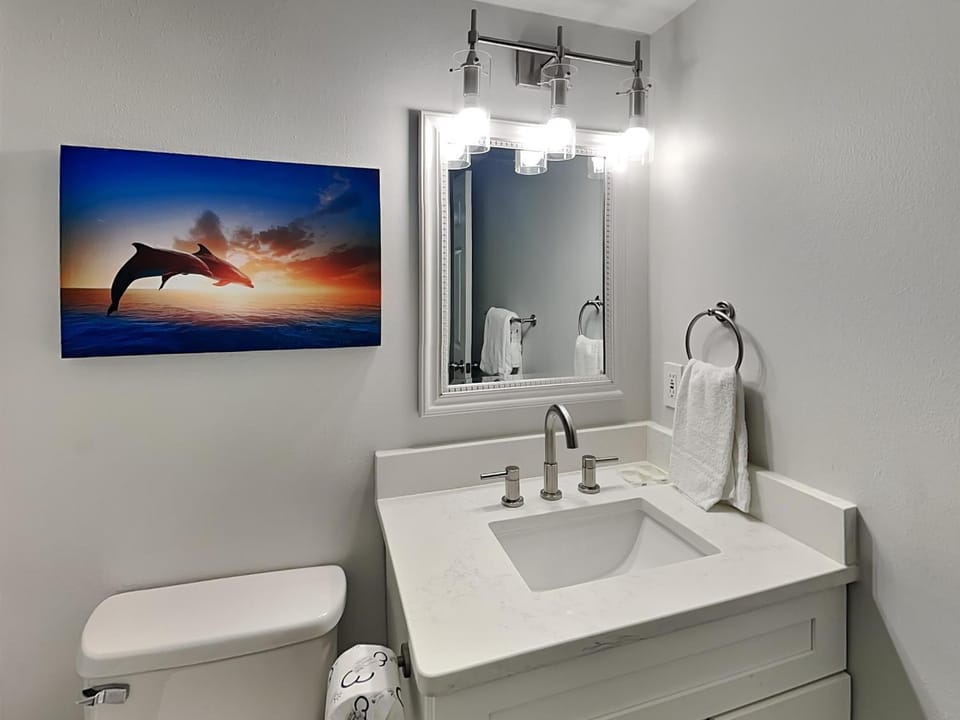 Toilet, Bathroom, towels