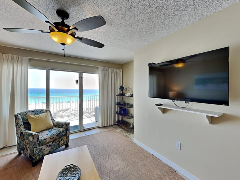 TV and multimedia, View (from property/room), Balcony/Terrace, Living room, Seating area, Sea view