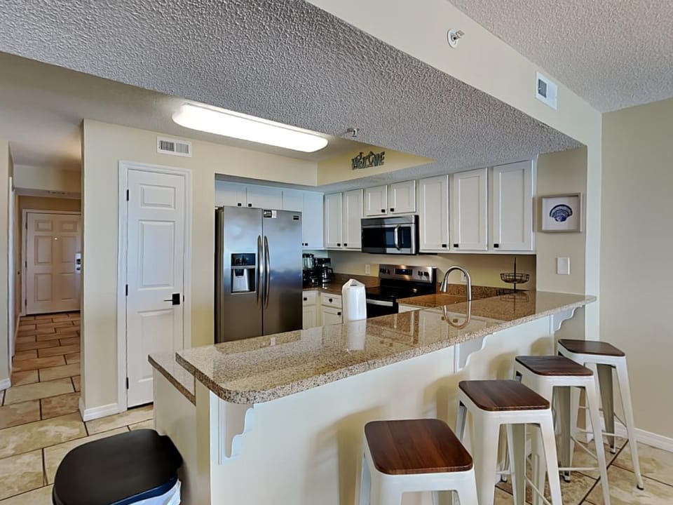 Kitchen or kitchenette, Seating area, furniture