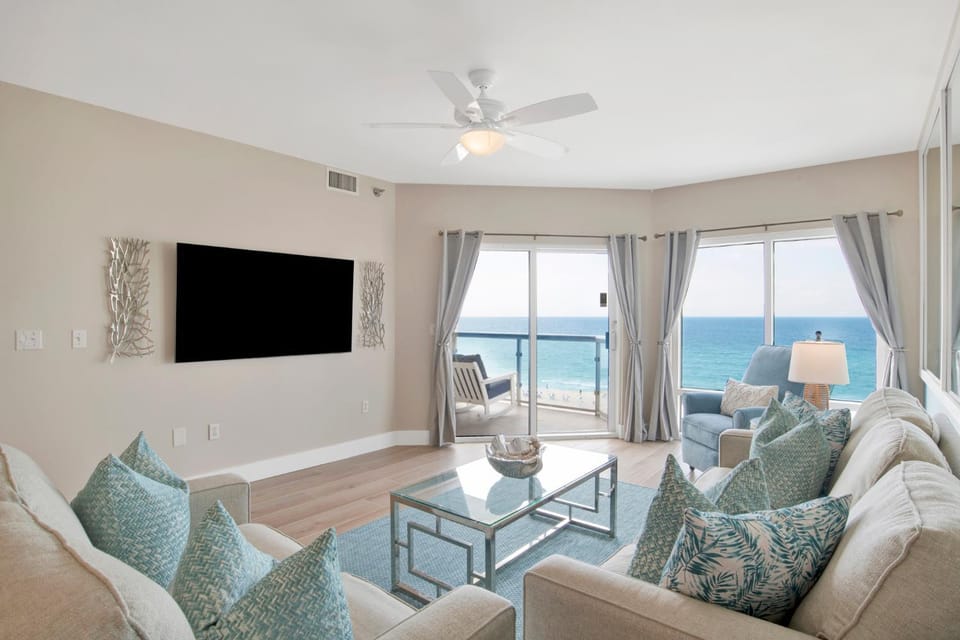 TV and multimedia, Balcony/Terrace, Living room, Seating area, Sea view, furniture, air conditioner