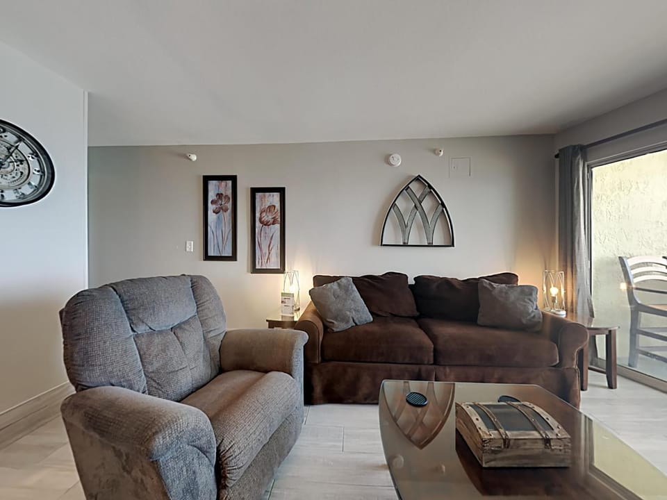 Living room, Seating area, furniture