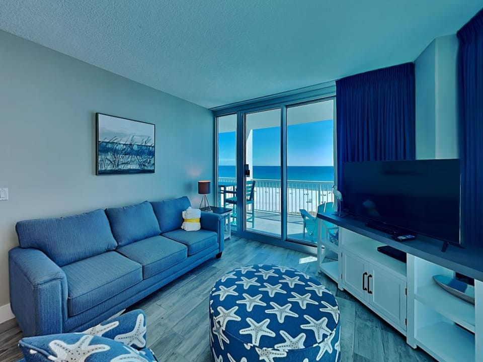 TV and multimedia, Balcony/Terrace, Living room, Seating area, Sea view, furniture