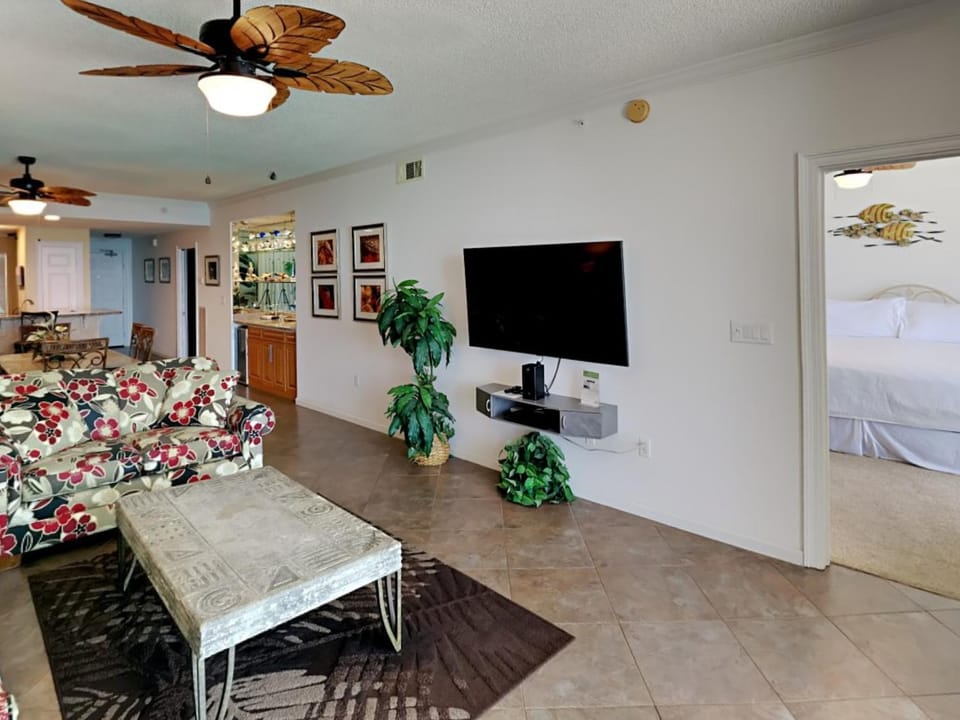 TV and multimedia, Living room, Seating area, furniture