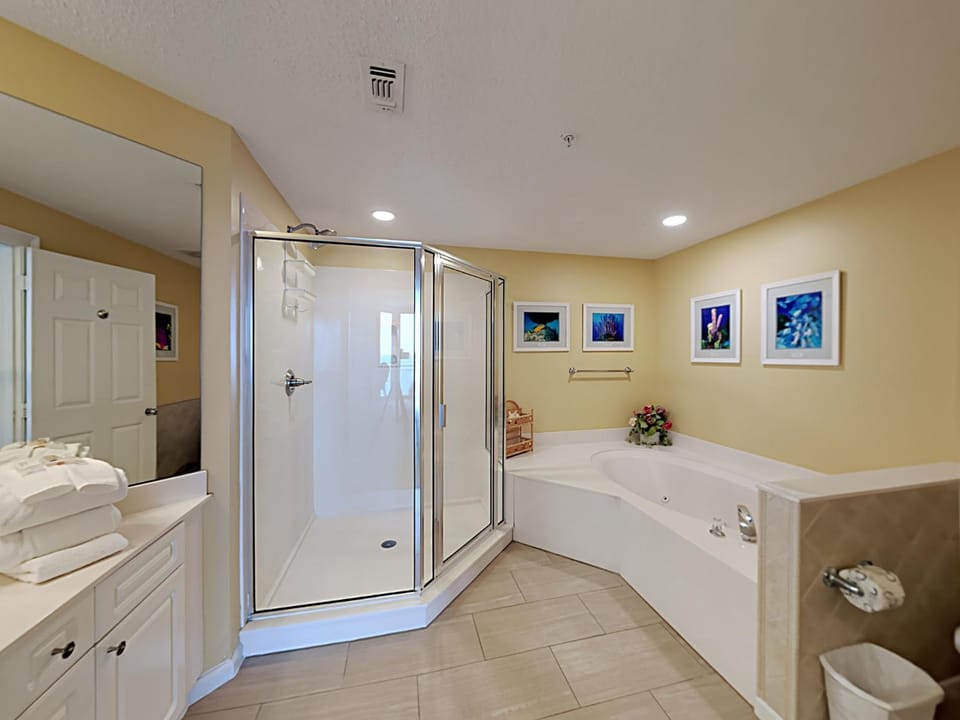 Shower, Bathroom, Bath, air conditioner
