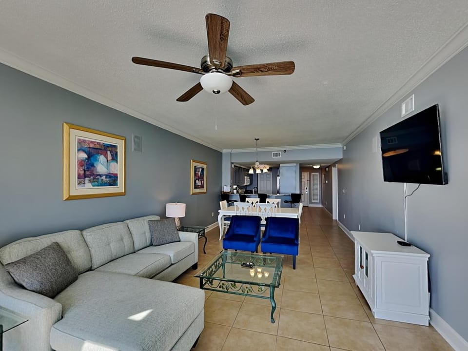TV and multimedia, Living room, Seating area, Dining area, furniture