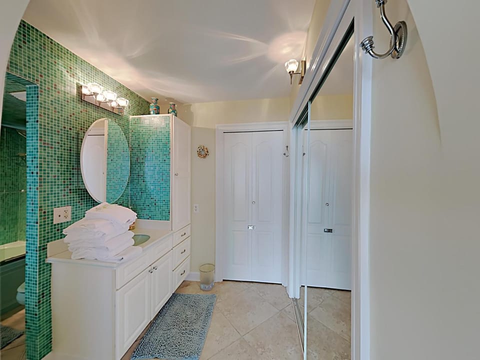 Bathroom, towels