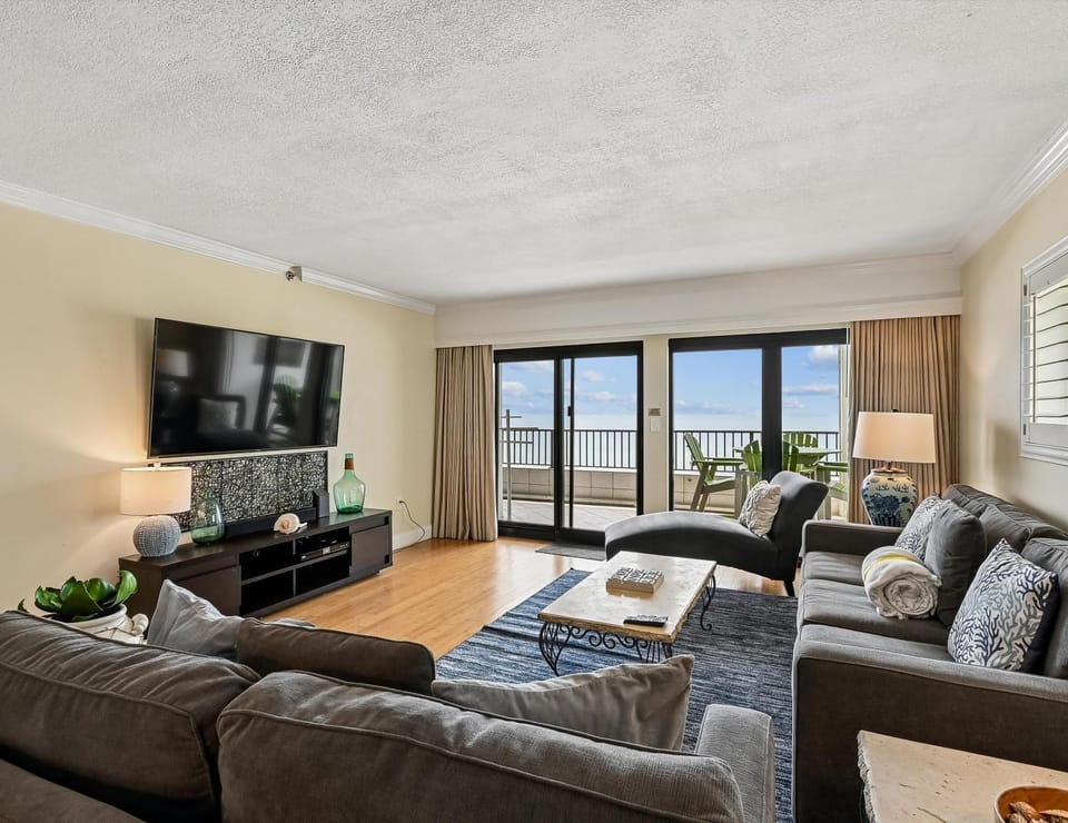 TV and multimedia, Balcony/Terrace, Living room, Seating area, Sea view, furniture