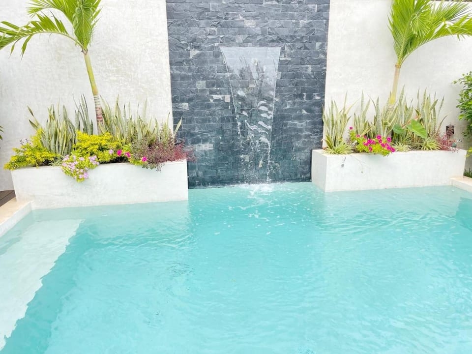 Property building, Garden, Garden, Garden view, Garden view, Pool view, Pool view, Swimming pool, Swimming pool, group of guests, group of guests, group of guests, Family, Family, concierge, internet, internet