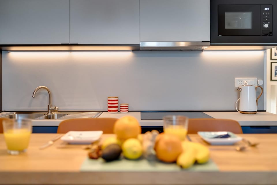 Coffee/tea facilities, Kitchen or kitchenette, dishwasher, minibar, stove