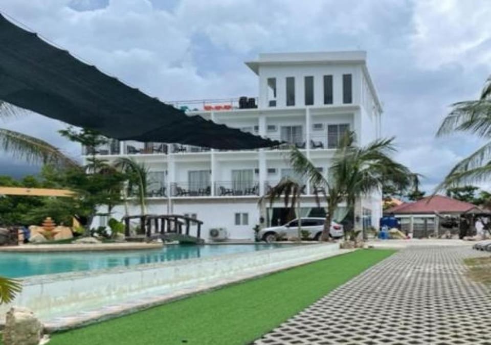 Property building, Natural landscape, Swimming pool