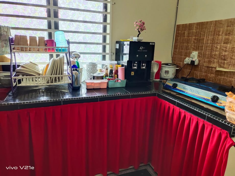Coffee/tea facilities, Food and drinks, Communal kitchen, Food