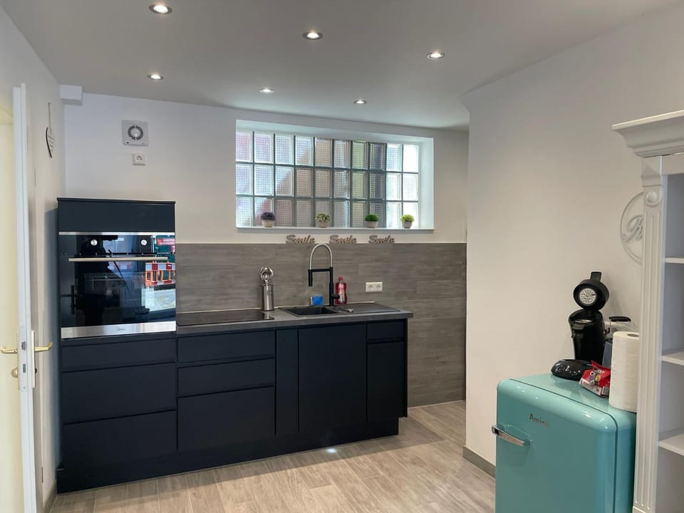 Coffee/tea facilities, Kitchen or kitchenette, kitchen