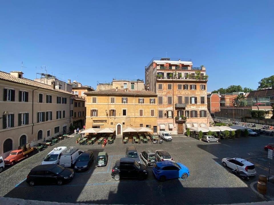 Nearby landmark, Street view