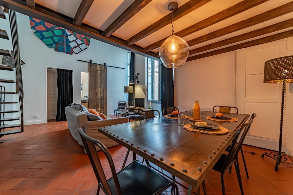 Living room, Dining area