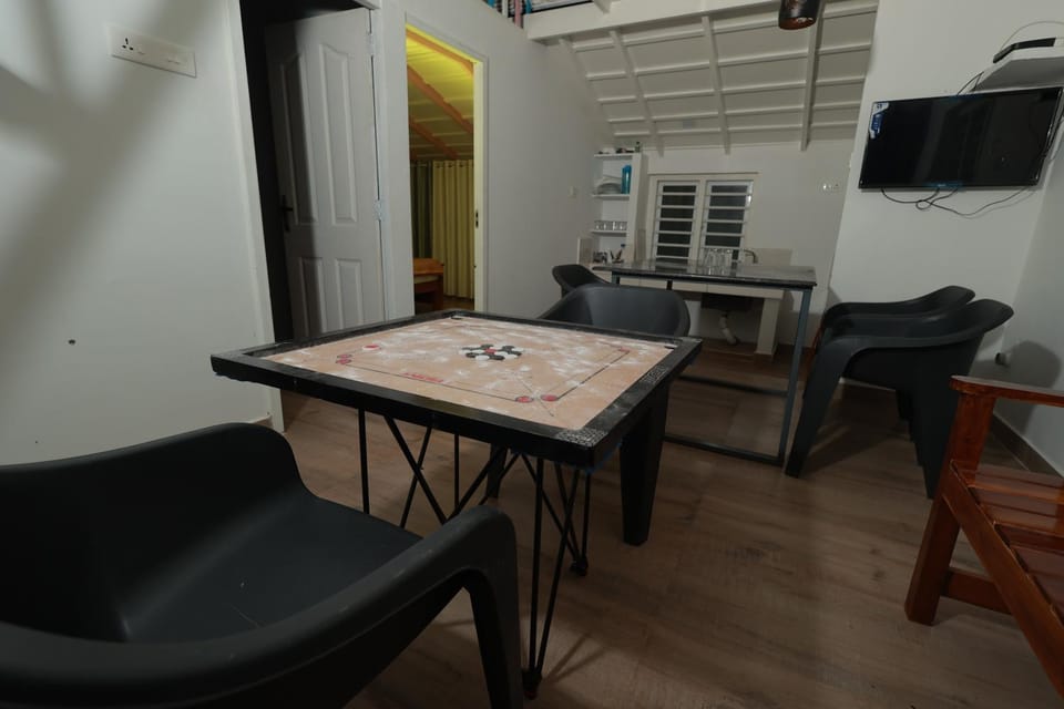 Communal lounge/ TV room, Game Room, Living room, Seating area