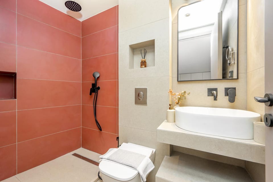 Shower, Toilet, Bathroom, towels