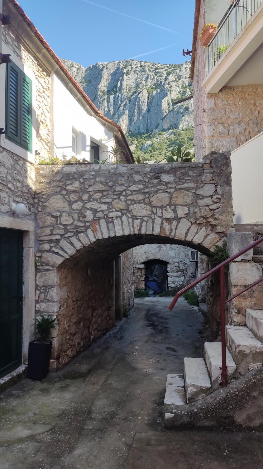 Property building, Natural landscape, Mountain view